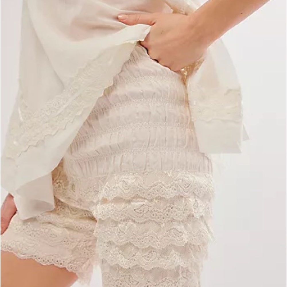 NWOT free people feeling for Lace white  Shorts - s